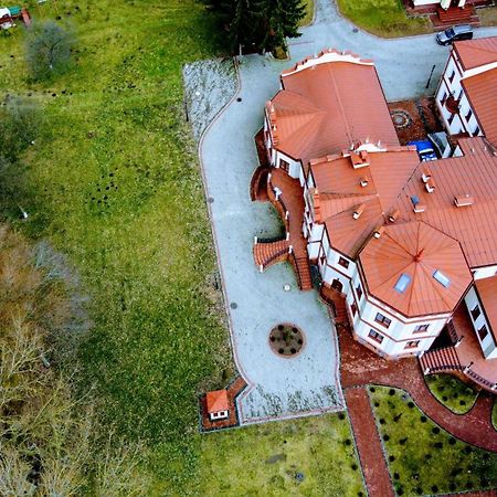 Palac Mysleta Uzdowo Exteriör bild