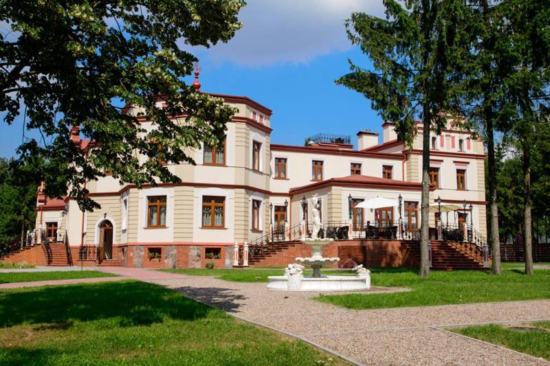 Palac Mysleta Uzdowo Exteriör bild